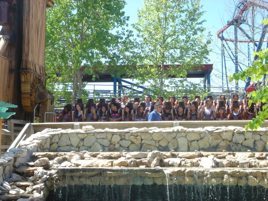 2007/03(Mar)/04(SixFlags-SanAntonio)/1024x768_2007-04-01 13-59-20.JPG